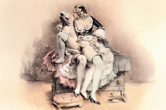 Tedere illustratie van twee vrouwen in achttiende-eeuwse kleding op een divan, omgeven door zachte tinten en een intieme, dromerige sfeer.