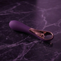 Zijaanzicht Mila vibrator toont discrete en veelzijdige ontwerp