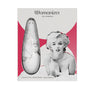 Womanizer Marilyn Monroe intimewellness product in goudkleurige afwerking op witte achtergrond