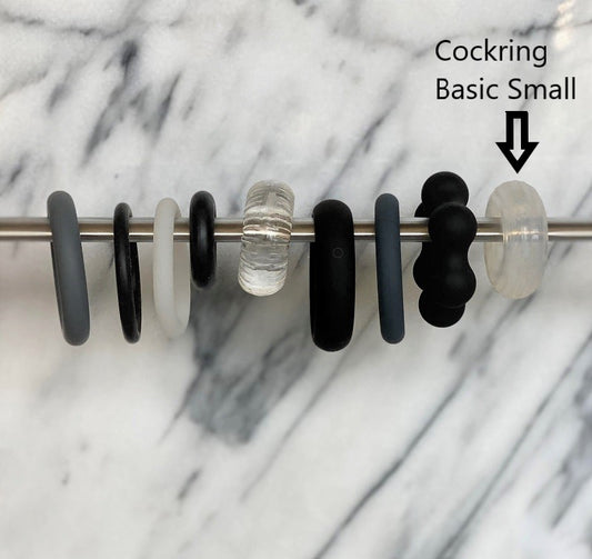 Verpakking van cockring Basic maat S met productinformatie zichtbaar