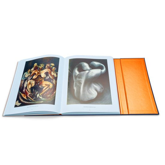 Opengeslagen kunstboek met oranje kaft toont twee erotische schilderijen