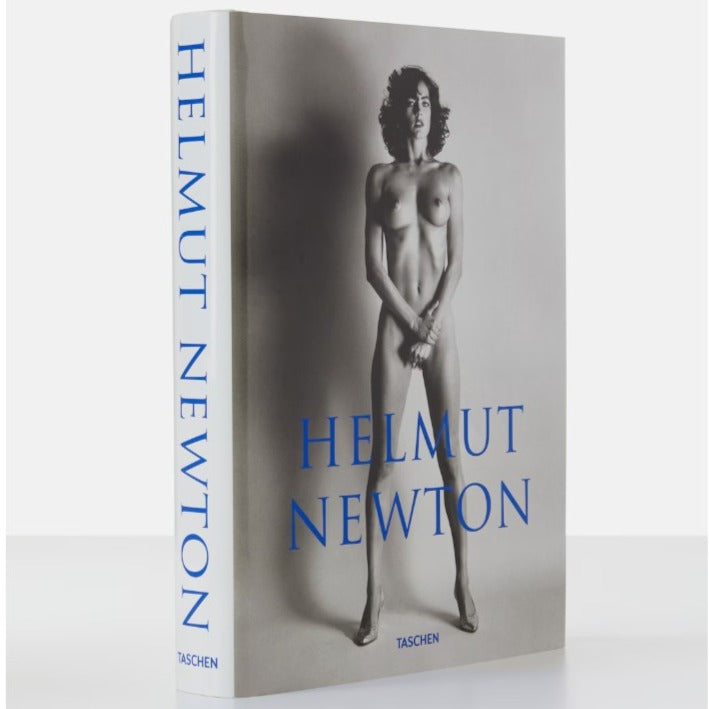 Helmut Newton: Dik boek met zijn wereldberoemde erotische naakten