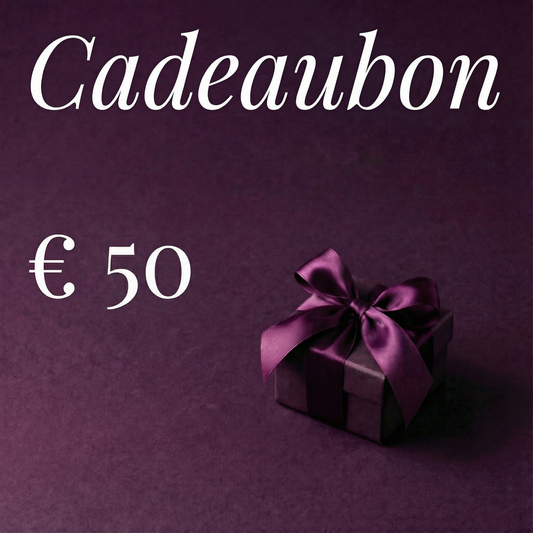 Close-up van de stijlvolle €10 cadeaubon met merklogo De Paarse Keizerin