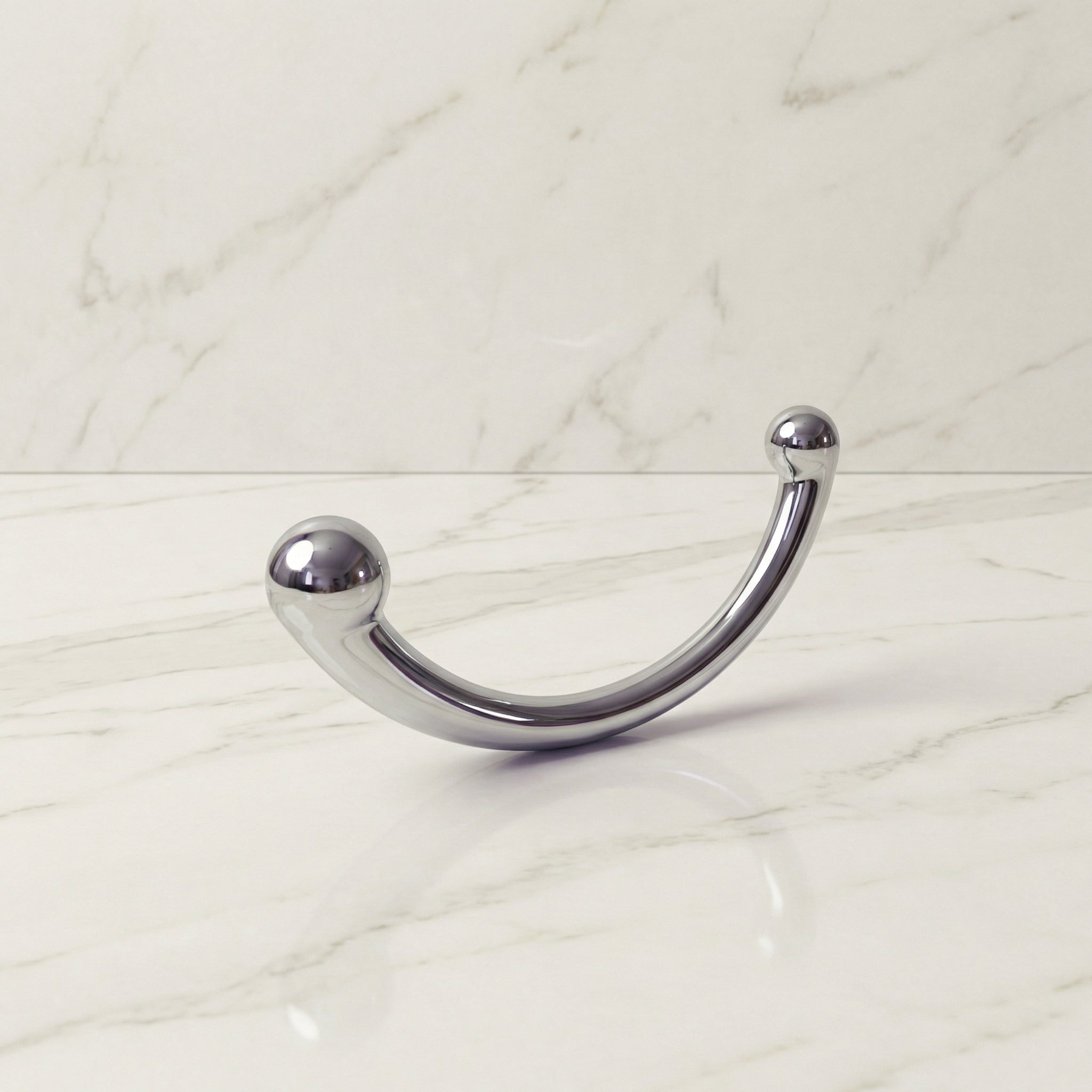 Joy wand metalen pleasure toy van De Paarse Keizerin op witte achtergrond