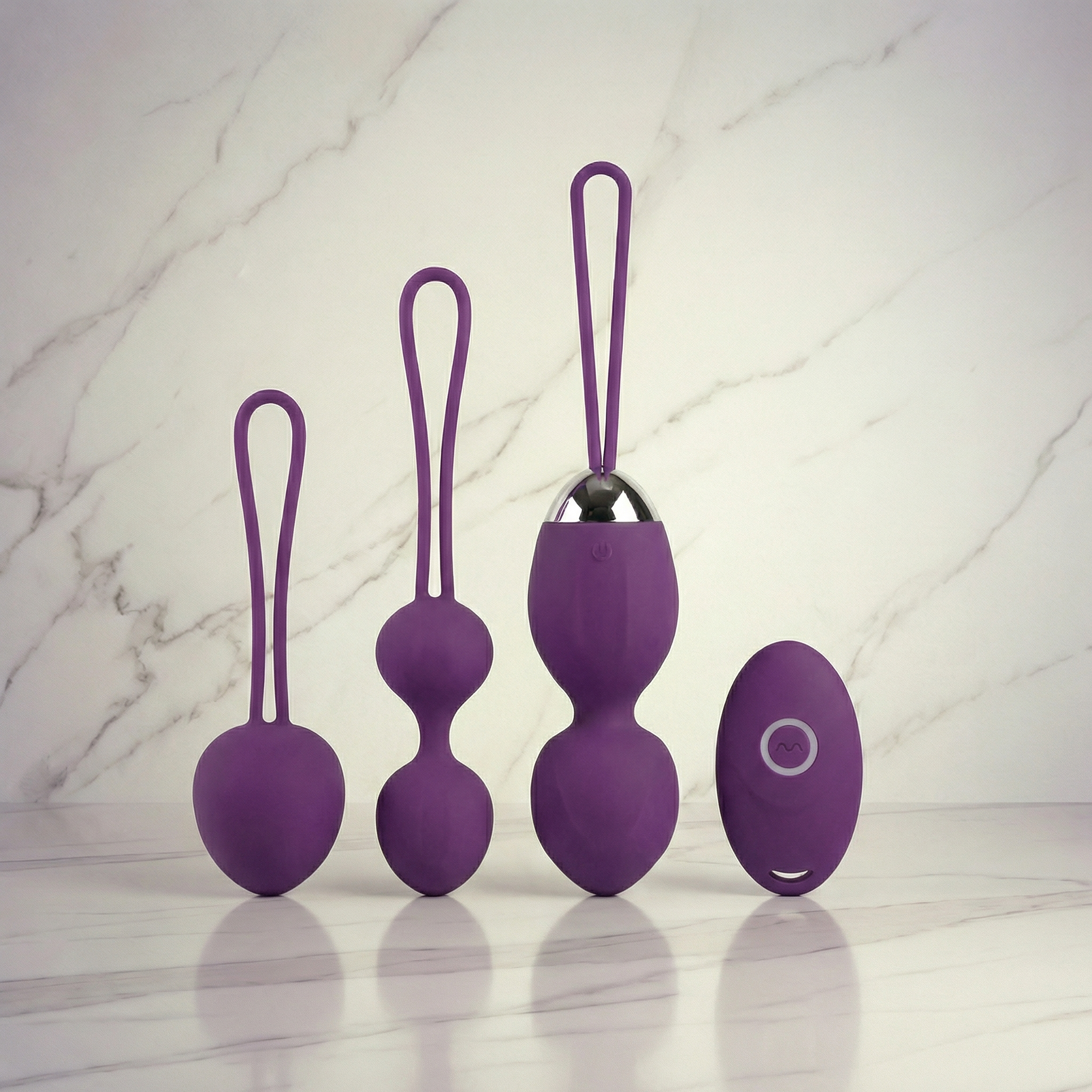 Happy Woman Kegelset Basic van De Paarse Keizerin op witte achtergrond, complete set met drie verschillende maten