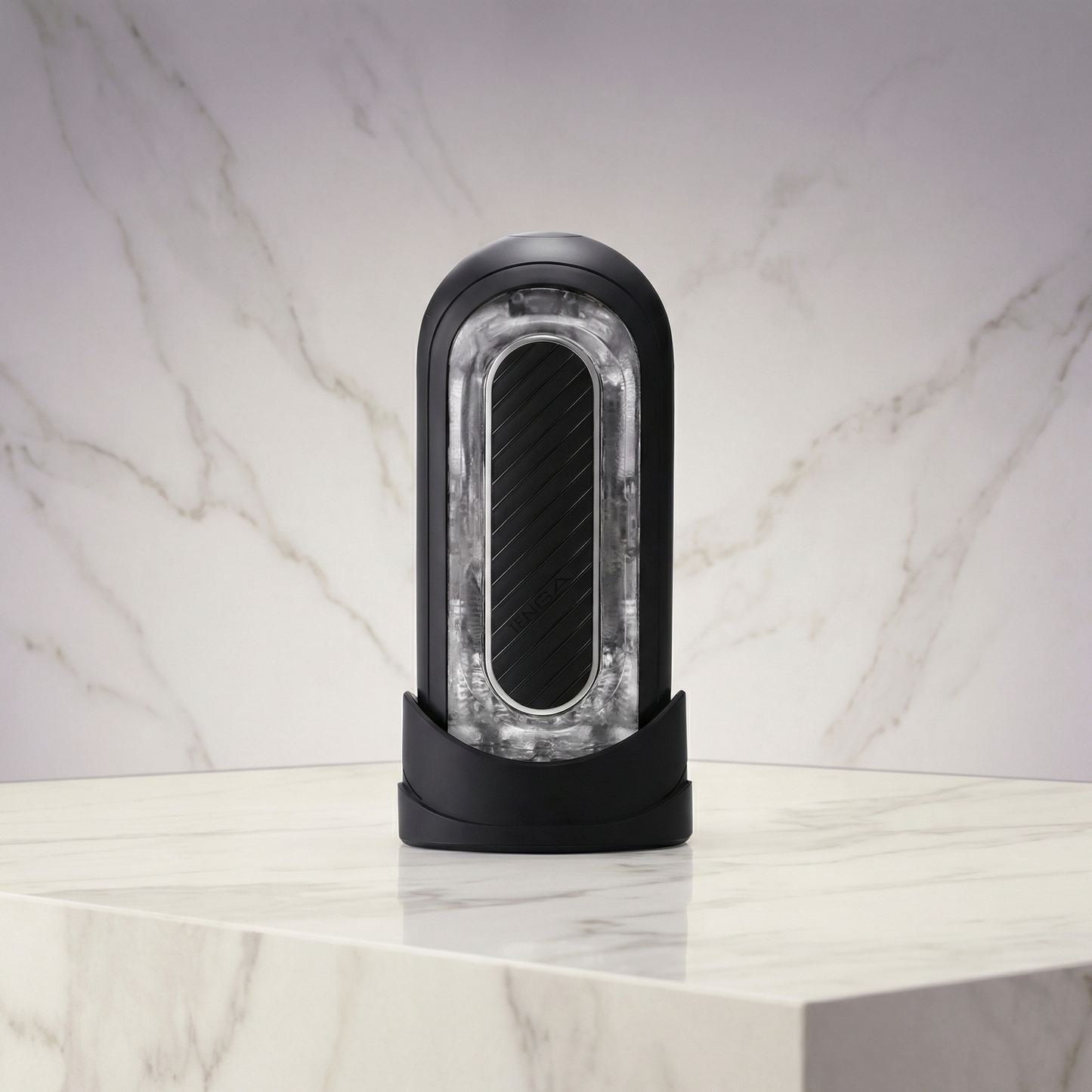 Tenga Flip Zero Gravity wit elektronisch vibratieproduct vooraanzicht op neutrale achtergrond