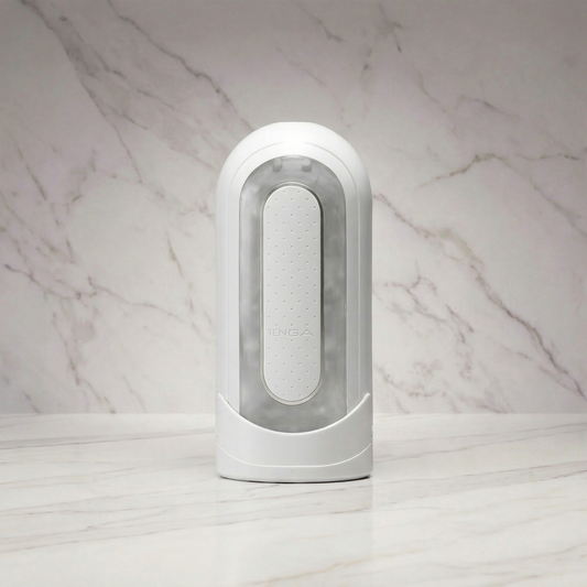 Tenga Flip Zero Electronic Vibrations in wit - vooraanzicht met zichtbare textuur en bedieningsknoppen