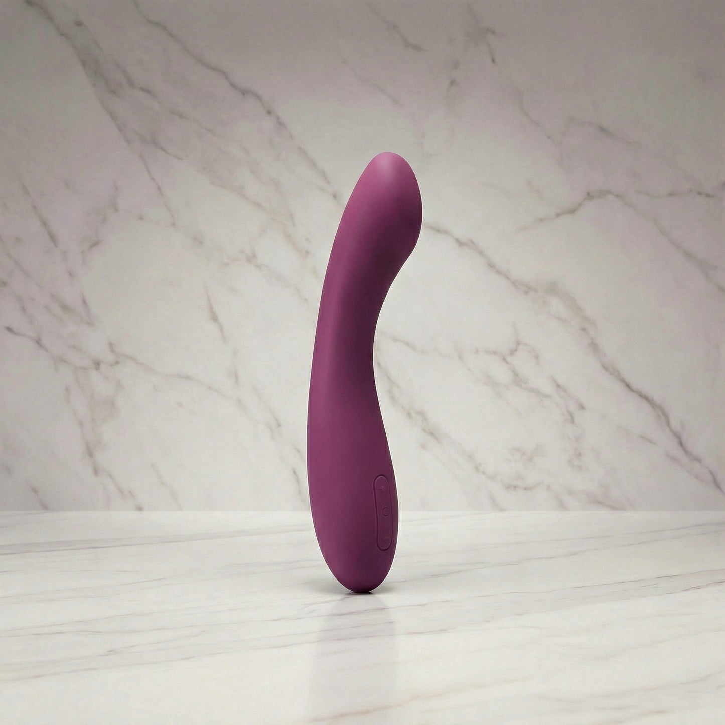Svakom Amy 2 elegante vibrator vooraanzicht op witte achtergrond