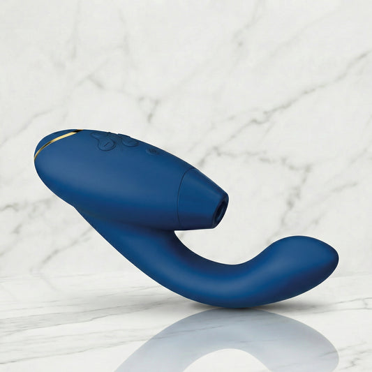 Womanizer Duo 2 zwarte rabbit vibrator in elegante productdoos met accessoires