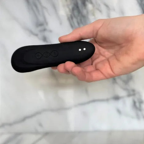 Rock Star verpakking met elegante luchtdruk stimulator en bijgeleverde accessoires