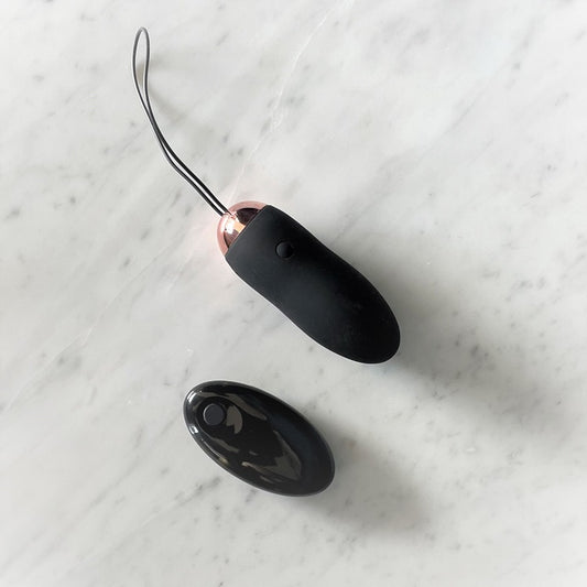 Verpakking en accessoires van De Paarse Keizerin Sinistra vibro-ei